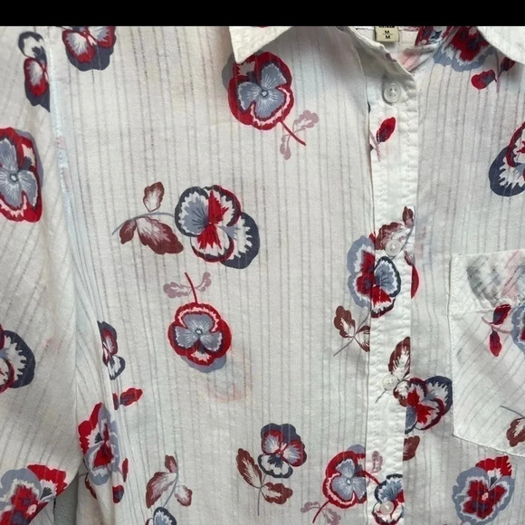 EXPRESS Boyfriend button down shirt, one front pocket, floral pattern. - Picture 3 of 9